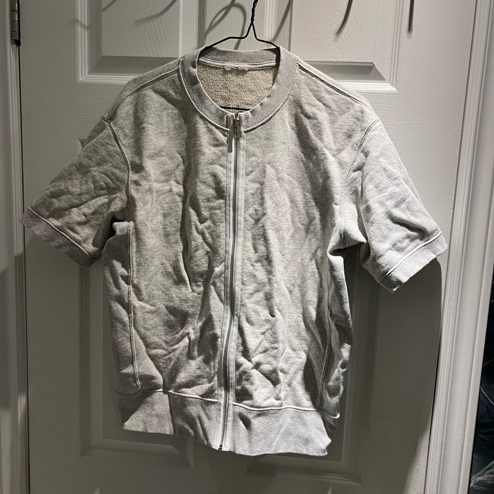 Short sleeve zipper shirt